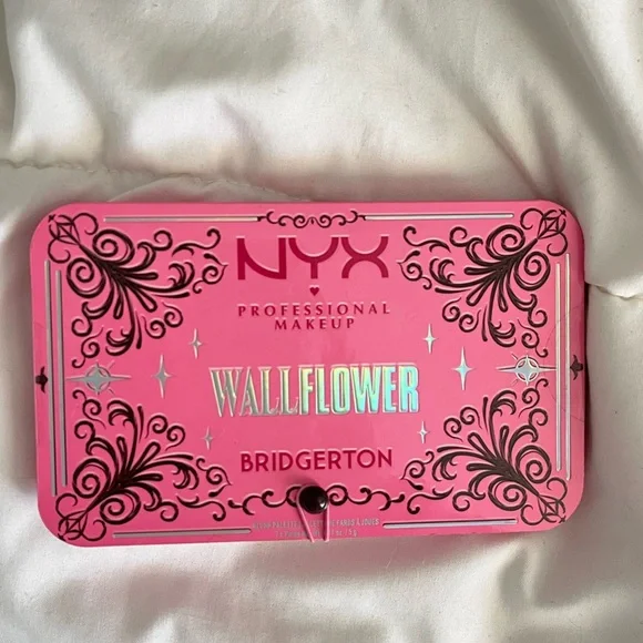 NYX Bridgerton Set - Picture 3 of 12